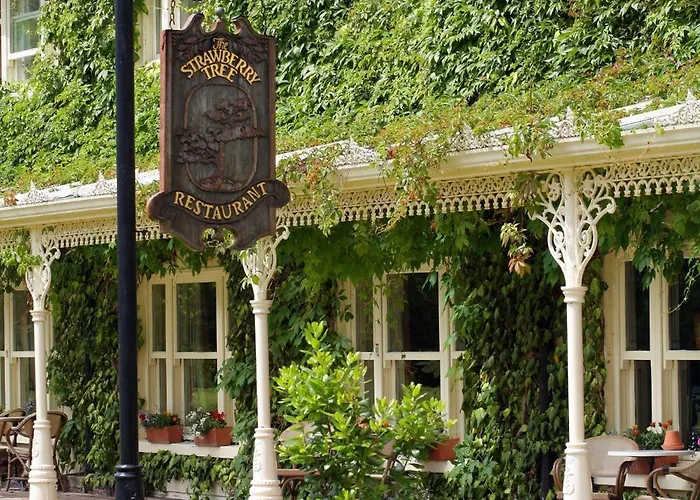 Brooklodge & Macreddin Village